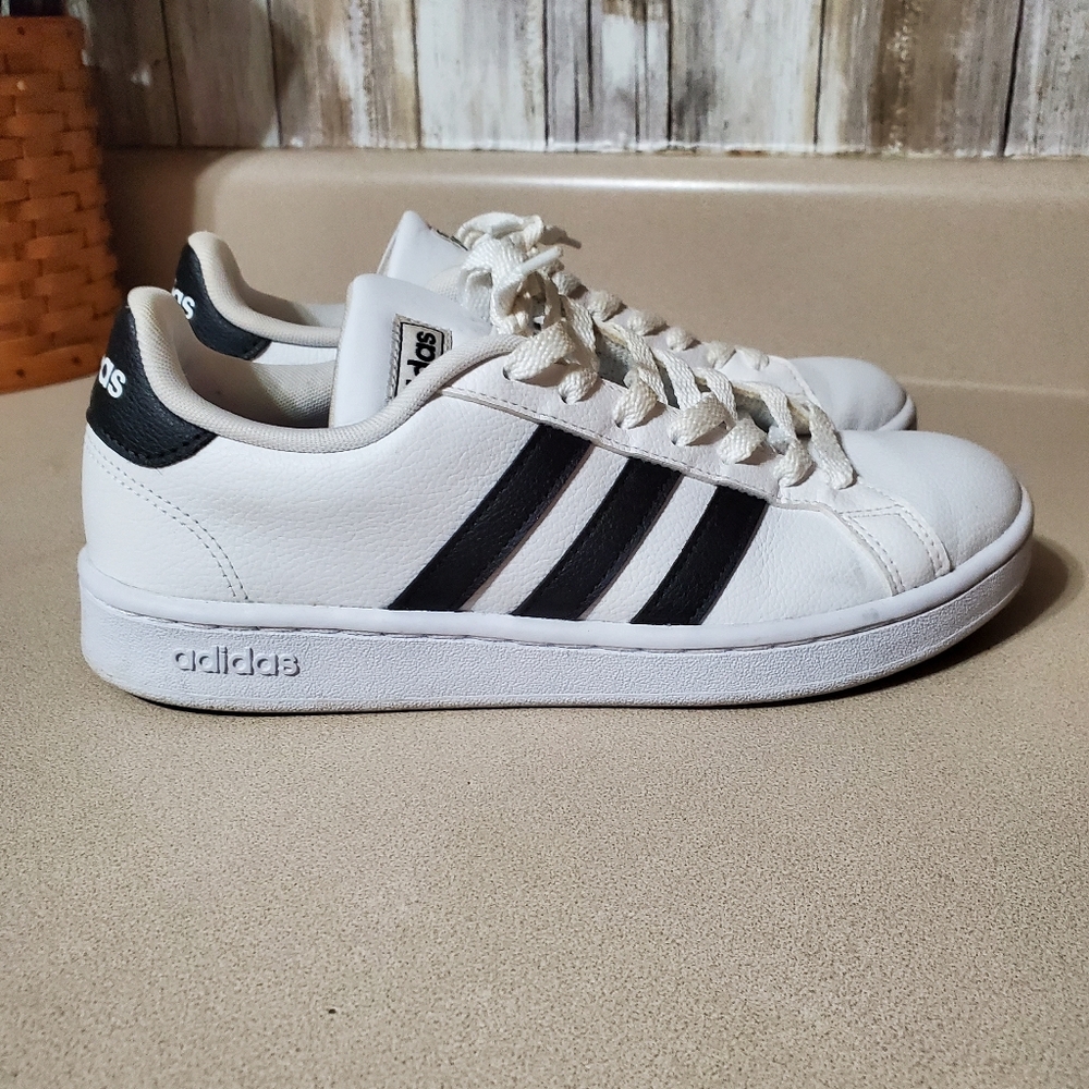 Adidas - Picture 2 of 4